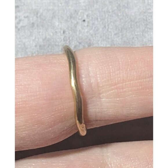 Gold Tone Abstract Wiggle Band Ring Size 7 1/4 - Picture 11 of 11